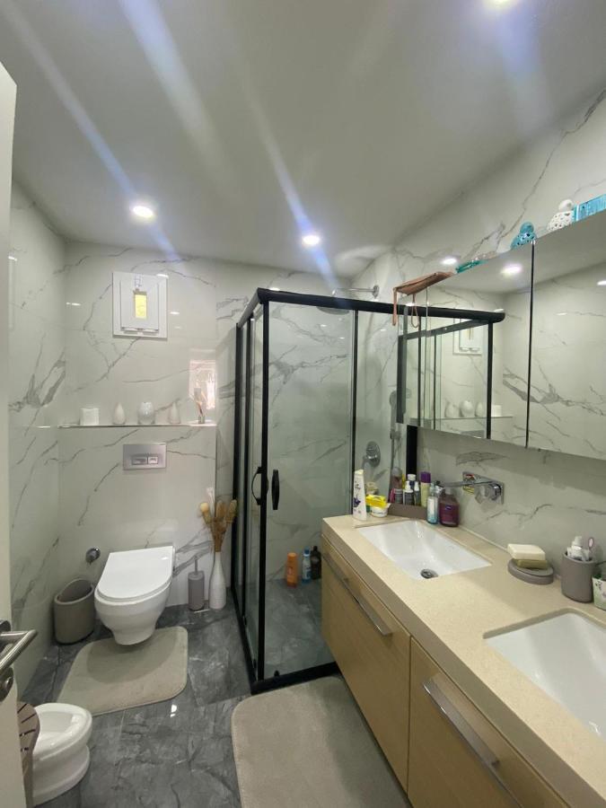 Appartement Tadinda,bahceli Ve Sueper Konumda Tasarim Daire Istanboel